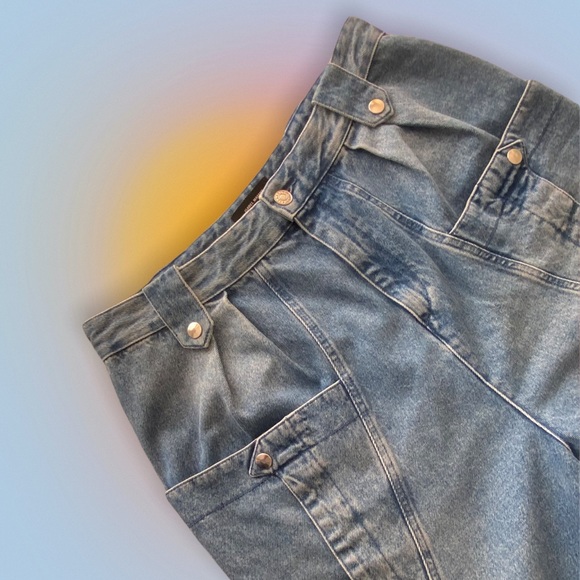 High Rise Oversized Pocket Jeans - Picture 2 of 7